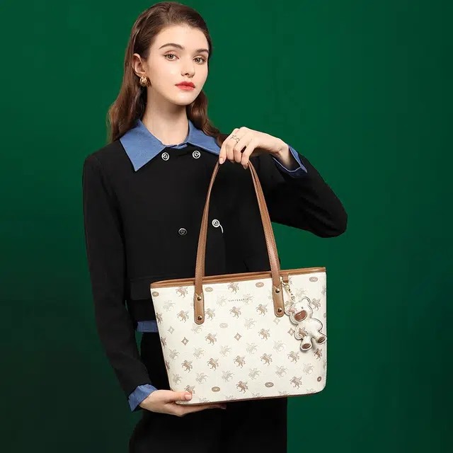 PESASRIE PVC Tote