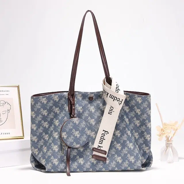 PESASRIE Tote PVC