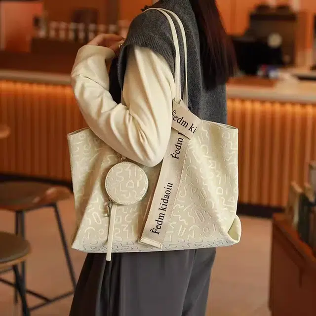 PESASRIE Tote