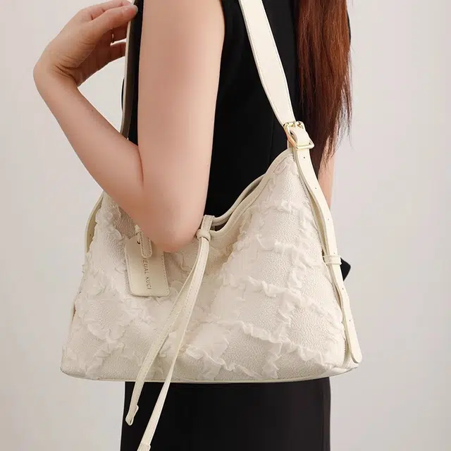 PESASRIE Tote