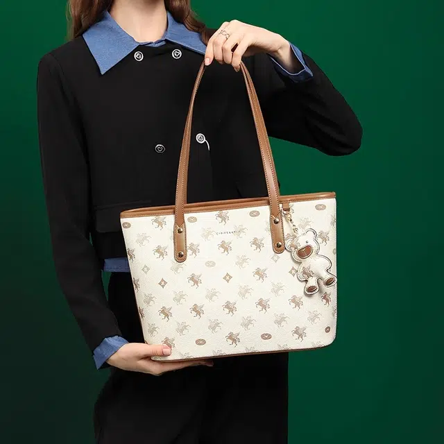 PESASRIE PVC Tote