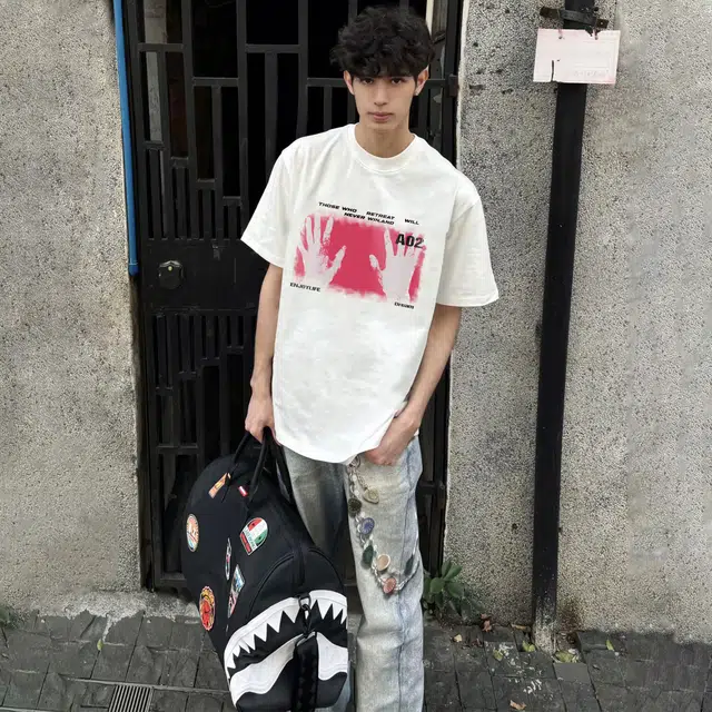 a02 Vintage Logo Tee