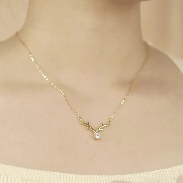 925