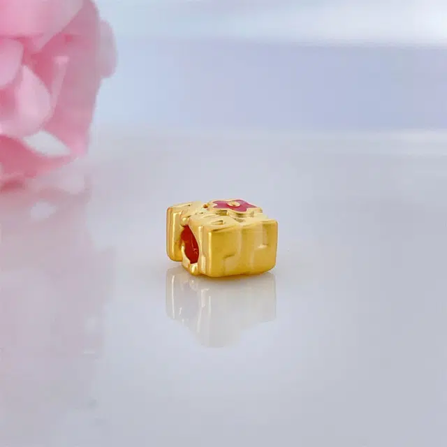 999