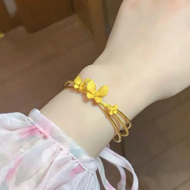 999