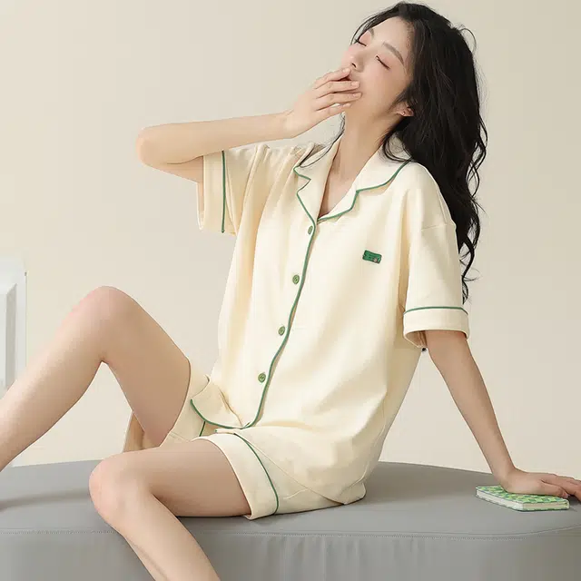 帕兰朵 薄款翻领短袖上衣松紧腰短裤睡衣套装 女款 乳白色