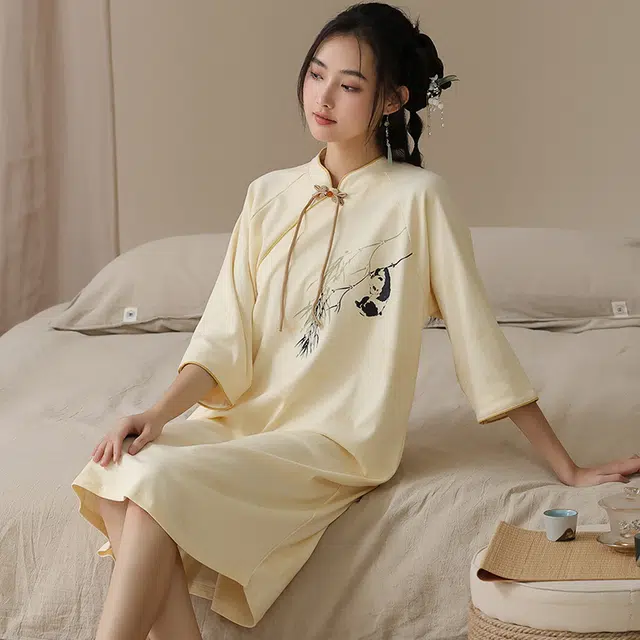帕兰朵 国风带胸垫竹子印花透气舒适长袖睡裙 女款 米黄色