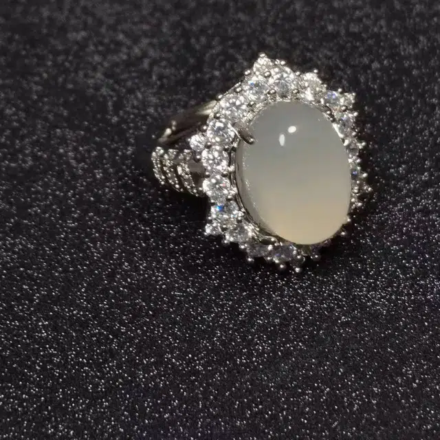 识恩 简约精致轻奢复古国风气质优雅小众清冷高级感温婉细腻 玉髓 玉石戒指 女款