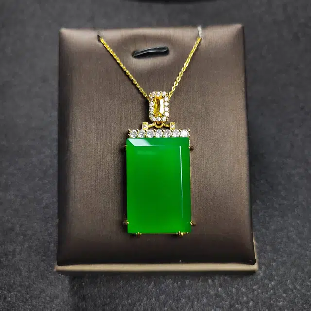 识恩 冰感薄荷绿黄钻温婉气质平安无事牌 新中式精致轻奢优雅小众设计 #好运 玉髓 项链 女款