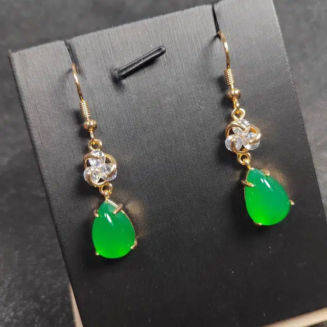 识恩 精致轻奢复古国风气质优雅水滴小众清冷高级感 玉髓 玉石耳环 女款