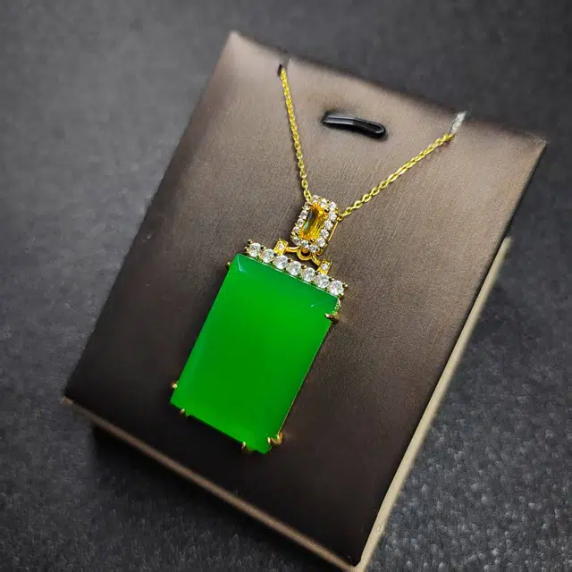 识恩 冰感薄荷绿黄钻温婉气质平安无事牌 新中式精致轻奢优雅小众设计 #好运 玉髓 项链 女款