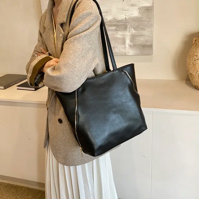 ZAVC PU Tote