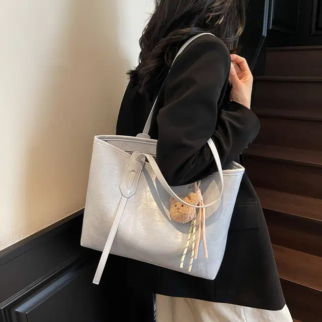 ZAVC PU Tote