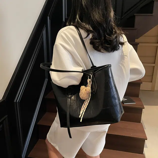 ZAVC PU Tote