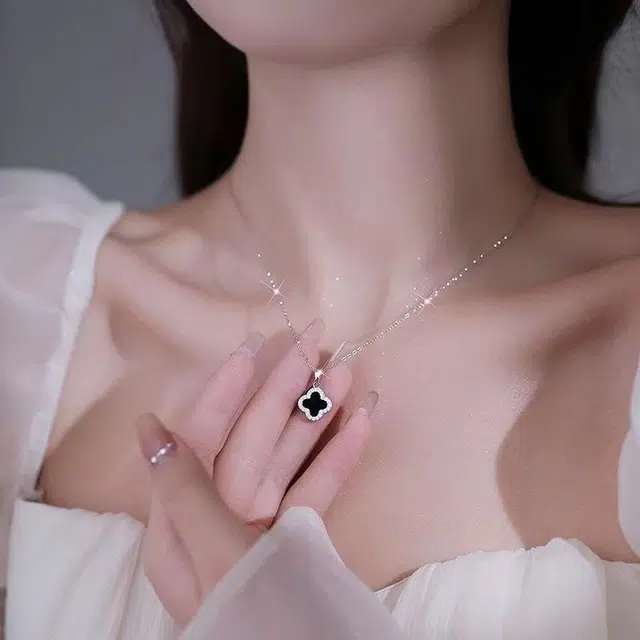克兰茜 日韩轻奢甜美少女风创意立体幸运草双层叠戴链森系小清新冷淡风小众设计手饰套装 合金锆石材质 精美项链 女款