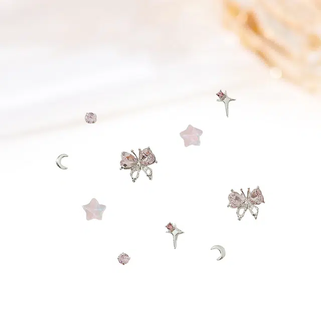 迎百宝 在逃公主星月伴蝶 甜美优雅高级感浅梦粉一周不重样六件套 灵动爆闪气质 合金 耳钉 男女同款情侣款