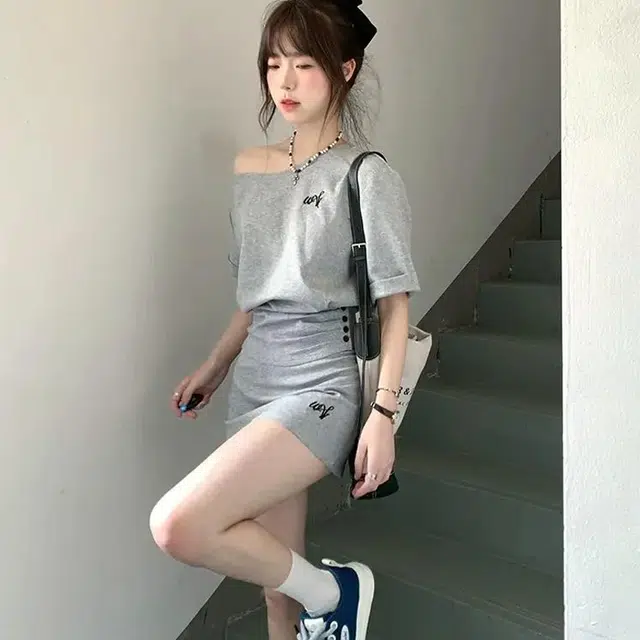 轻迎 舒适休闲简约短袖上衣纯色百搭半身裙裙装套装 女款 灰色