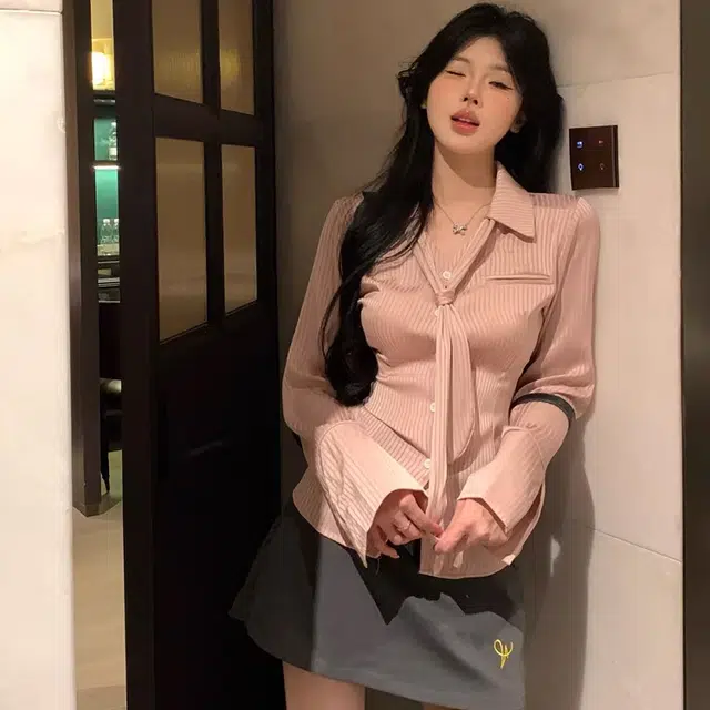 轻迎 缎面刺绣长袖常规休闲风上衣衬衫 女款