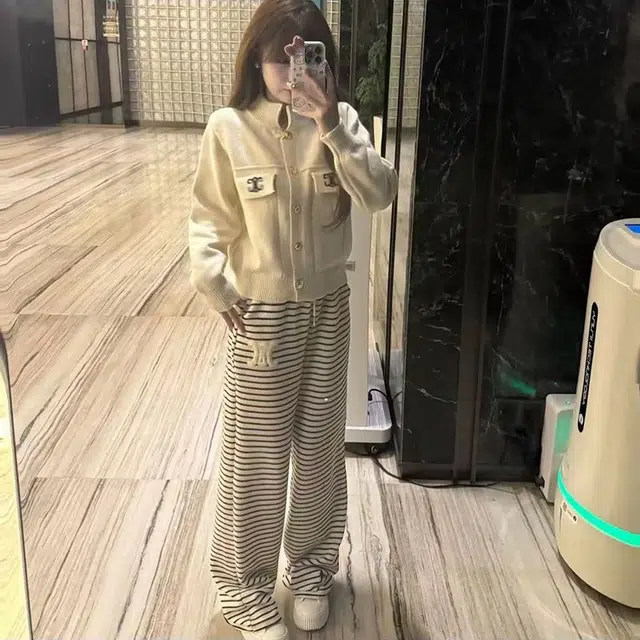 轻迎 刺绣针织毛衣外套高腰条纹直筒拖地裤休闲套装 女款