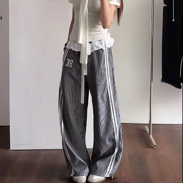 轻迎 美式复古条纹裙嘻哈街头字母百搭阔腿休闲裤 女款