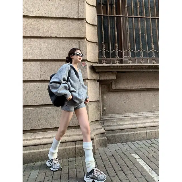 轻迎 慵懒风连帽毛衣针织开衫外套高腰显瘦短裤休闲套装 女款