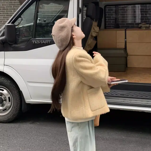 轻迎 小众高级感时尚百搭圆领气质宽松上衣截短外套 女款