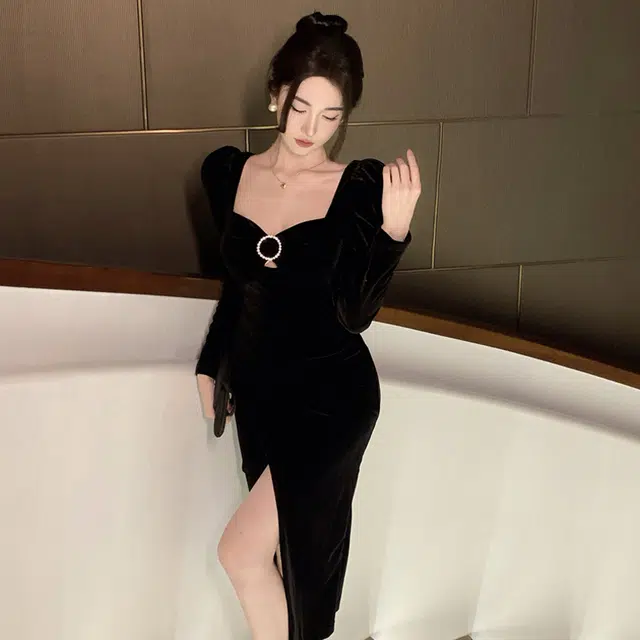 轻迎 法式复古优雅气质性感丝绒方领收腰开叉礼服长袖连衣裙 女款