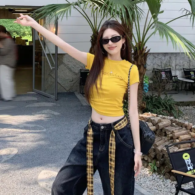 轻迎 美式辣妹修身字母短袖上衣高级感阔腿牛仔裤休闲套装 女款