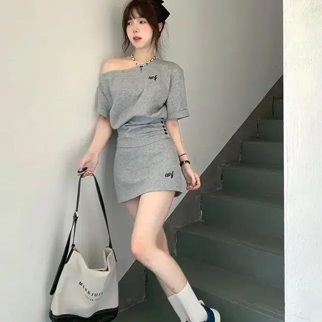 轻迎 舒适休闲简约短袖上衣纯色百搭半身裙裙装套装 女款 灰色