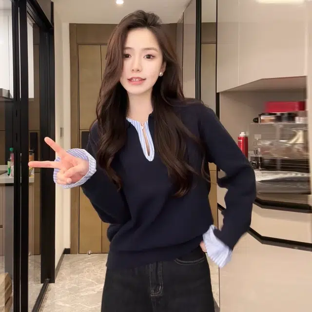 轻迎 时尚百搭气质小众设计感条纹拼接假两件翻领上衣针织衫 女款