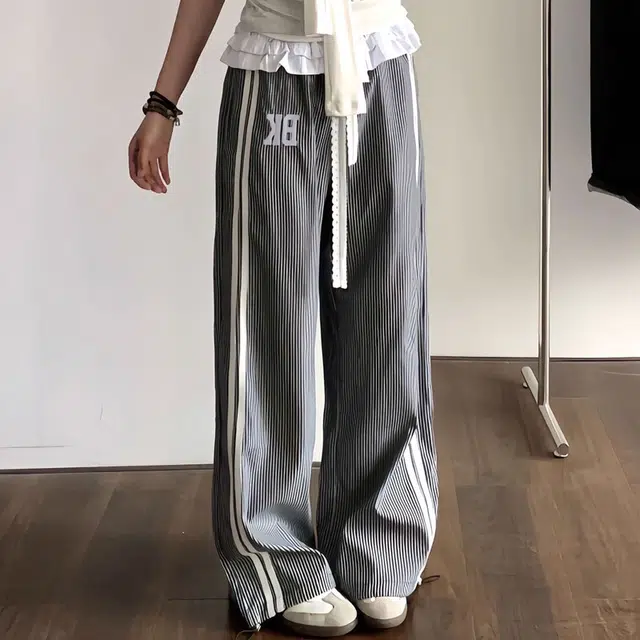 轻迎 美式复古条纹裙嘻哈街头字母百搭阔腿休闲裤 女款