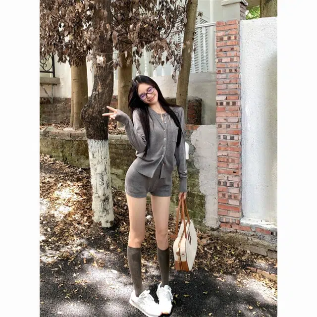 轻迎 复古修身长袖针织开衫上衣直筒短裤休闲套装 女款