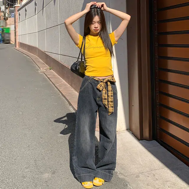 轻迎 美式辣妹修身字母短袖上衣高级感阔腿牛仔裤休闲套装 女款