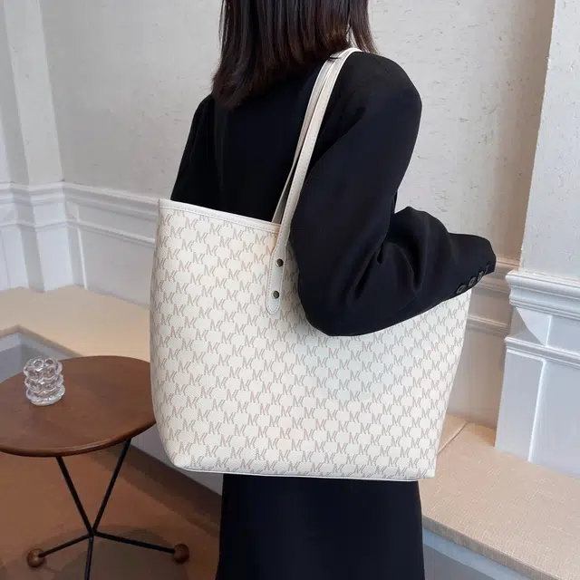 GOBLIN SHARKS 1759 pu Tote