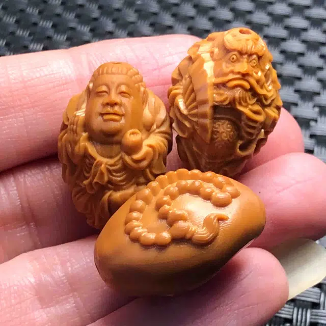 檀欣 国风复古 纯手工核雕神仙会盘玩 招财纳福 多路神仙各显神通 高级文玩 橄榄核 核桃类手串 男款 礼盒装