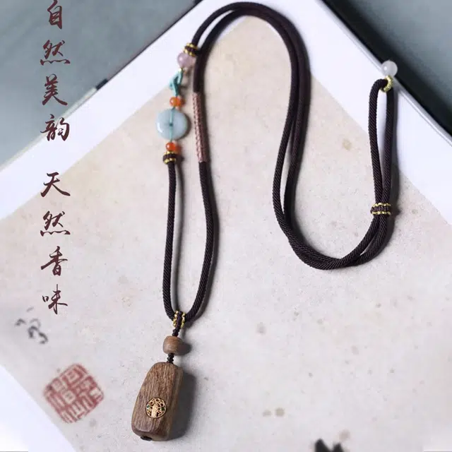 檀欣 【收藏款】五路财神 文莱随形原料香木平安无事牌 满油满脂蜜香凉甜芬香四溢挂饰 檀木 木作项链 通用