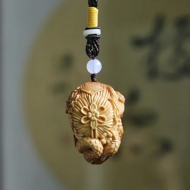檀欣 国风新中式 原木雕刻楼兰面具假面龙凤美女挂件 纳福平安吉祥物小摆件 复古收藏工艺品 崖柏 把件 男女同款情侣款