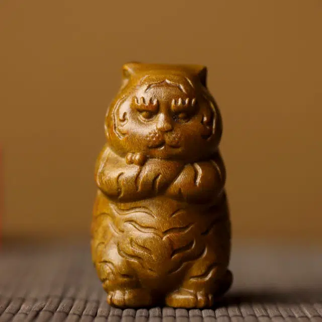 檀欣 复古风国潮文玩工艺品小胖虎随身把玩 绿檀 木作摆件 男女同款情侣款 绿檀
