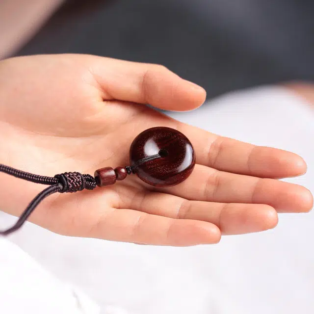 【扣住安康 诸事顺利】 檀欣 本命年 平安扣吊坠编绳简约款平安吉祥国潮国风新中式小众设计轻奢首饰 血檀 木作项链 男女同款情侣款