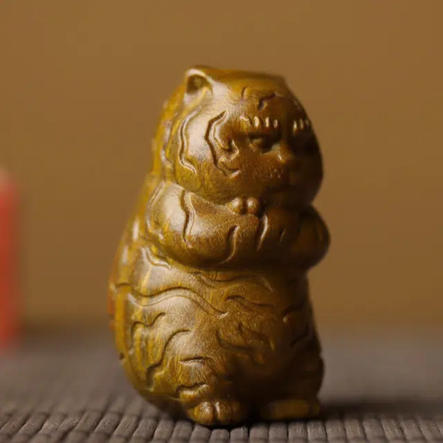 檀欣 复古风国潮文玩工艺品小胖虎随身把玩 绿檀 木作摆件 男女同款情侣款 绿檀