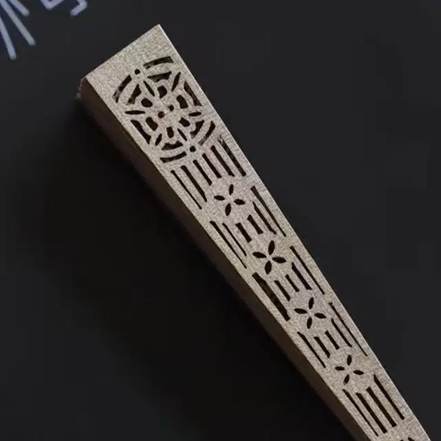 檀欣 国风 镂空雕刻嫦娥奔月苏扇 古风折叠檀香扇子舞蹈扇自带幽香工艺品摆件 木作 把件 男女同款情侣款 楠木 礼盒装