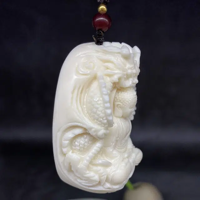 檀欣 雕刻龙佛 纳福平安吊坠 新中式国风 精致轻奢高级感 招财佛祖锁骨链装饰品 象牙果 菩提类项链 男女同款情侣款