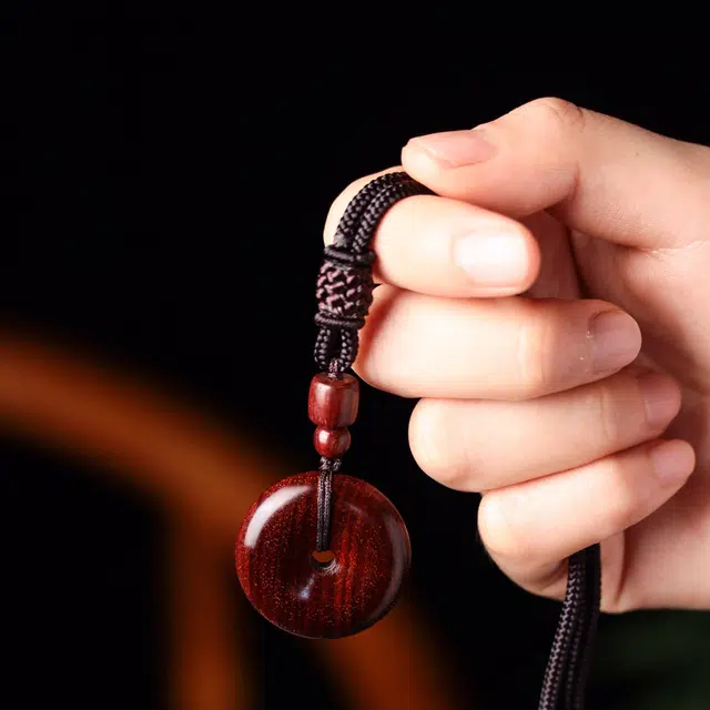 【扣住安康 诸事顺利】 檀欣 本命年 平安扣吊坠编绳简约款平安吉祥国潮国风新中式小众设计轻奢首饰 血檀 木作项链 男女同款情侣款