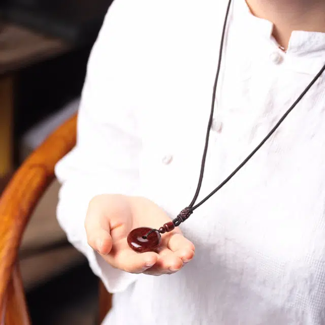 【扣住安康 诸事顺利】 檀欣 本命年 平安扣吊坠编绳简约款平安吉祥国潮国风新中式小众设计轻奢首饰 血檀 木作项链 男女同款情侣款