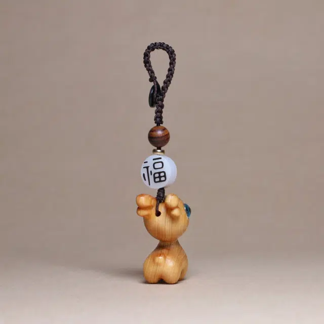 檀欣 国风 一鹿平安 雕刻可爱小鹿车发财有鹿 精致动物背包小挂饰创意 崖柏 挂件 男女同款情侣款
