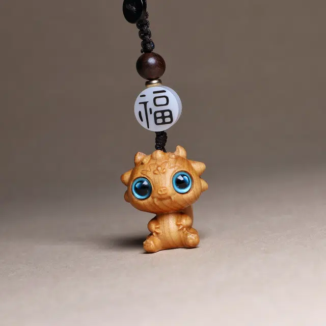 檀欣 龙宝宝 原木雕刻十二生肖龙随身文玩 汽车挂件 招财平安 精致可爱小众设计包包 崖柏 钥匙扣 男女同款情侣款