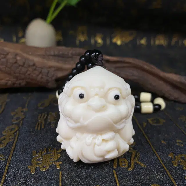 檀欣 国风 雕刻达摩祖师坐禅佛祖 纳福吉祥 复古新中式家居车载办公室博古架摆件 象牙果 手把件 男女同款情侣款