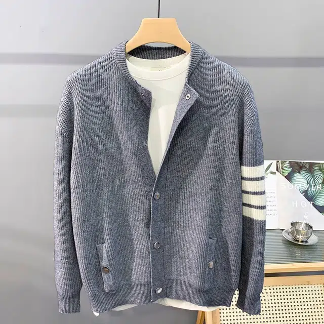 虫小绿 美式学院风经典条纹立领宽松百搭针织衫 男女同款