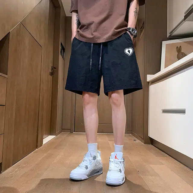 周同学 周杰伦 爱心跑步运动吸汗凉感抗皱五分系带中腰宽松纯色休闲短裤 男女同款