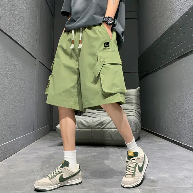 周同学 周杰伦 美式高街简约港风中性百搭舒适通勤个性重水洗宽松透气日常通勤学院风潮流时尚高级感痞帅复古工装短裤 男女同款